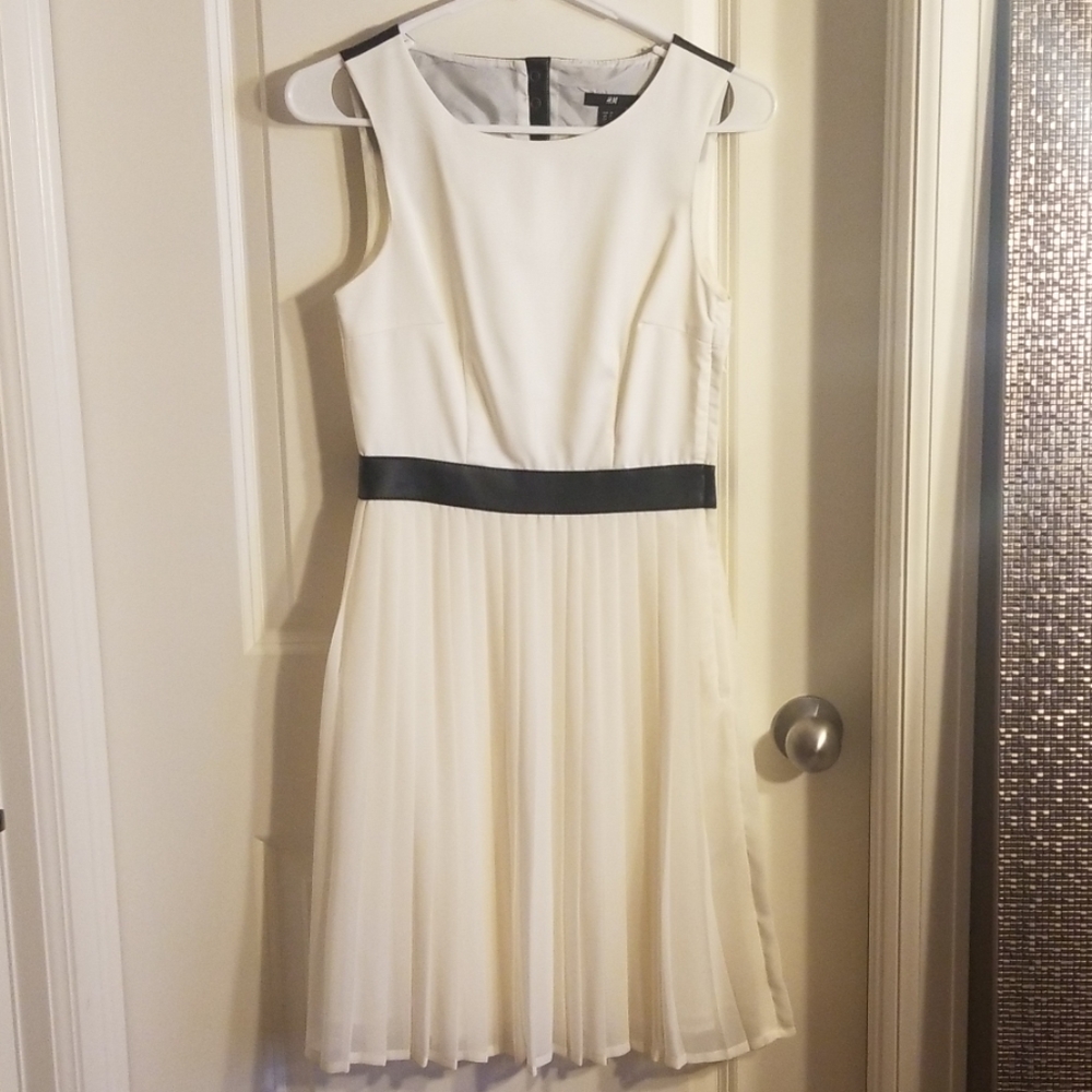 NWOT White & black dress
